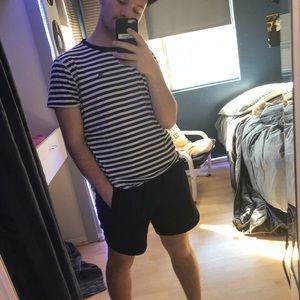 Men’s holister shirt